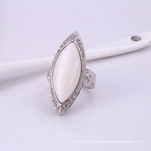 Xuping Anillo de cobre plateado oro blanco con piedra blanca